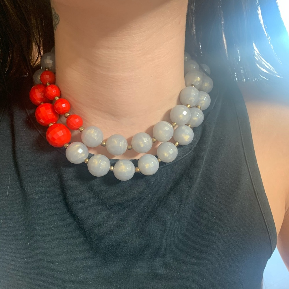 Premier Designs 2 tier gray & pick necklace